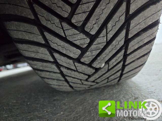 VOLKSWAGEN Golf 1.6 TDI 115 CV 5p. R-LINE BlueMotion GARANZIA