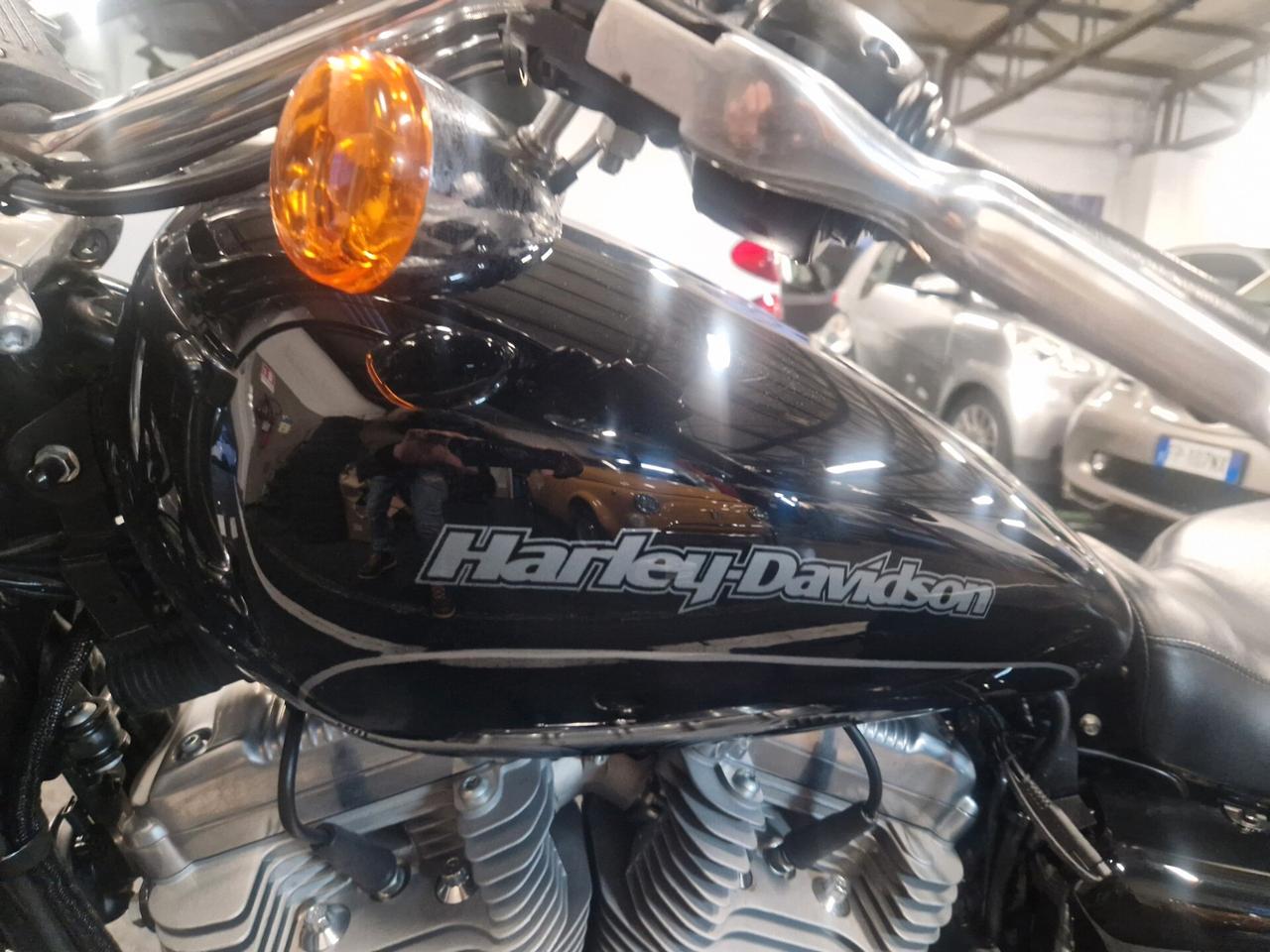 883C Sportster Custom XL solo 6100km