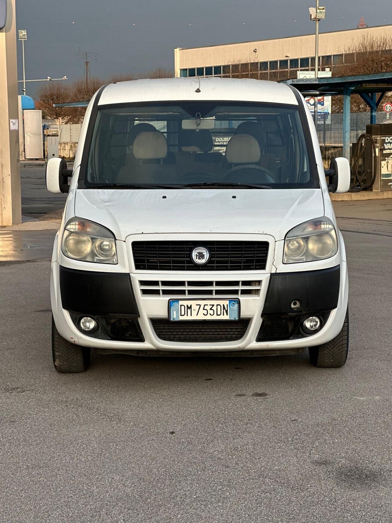 Fiat doblo 5 posti anno 2008 autocarro