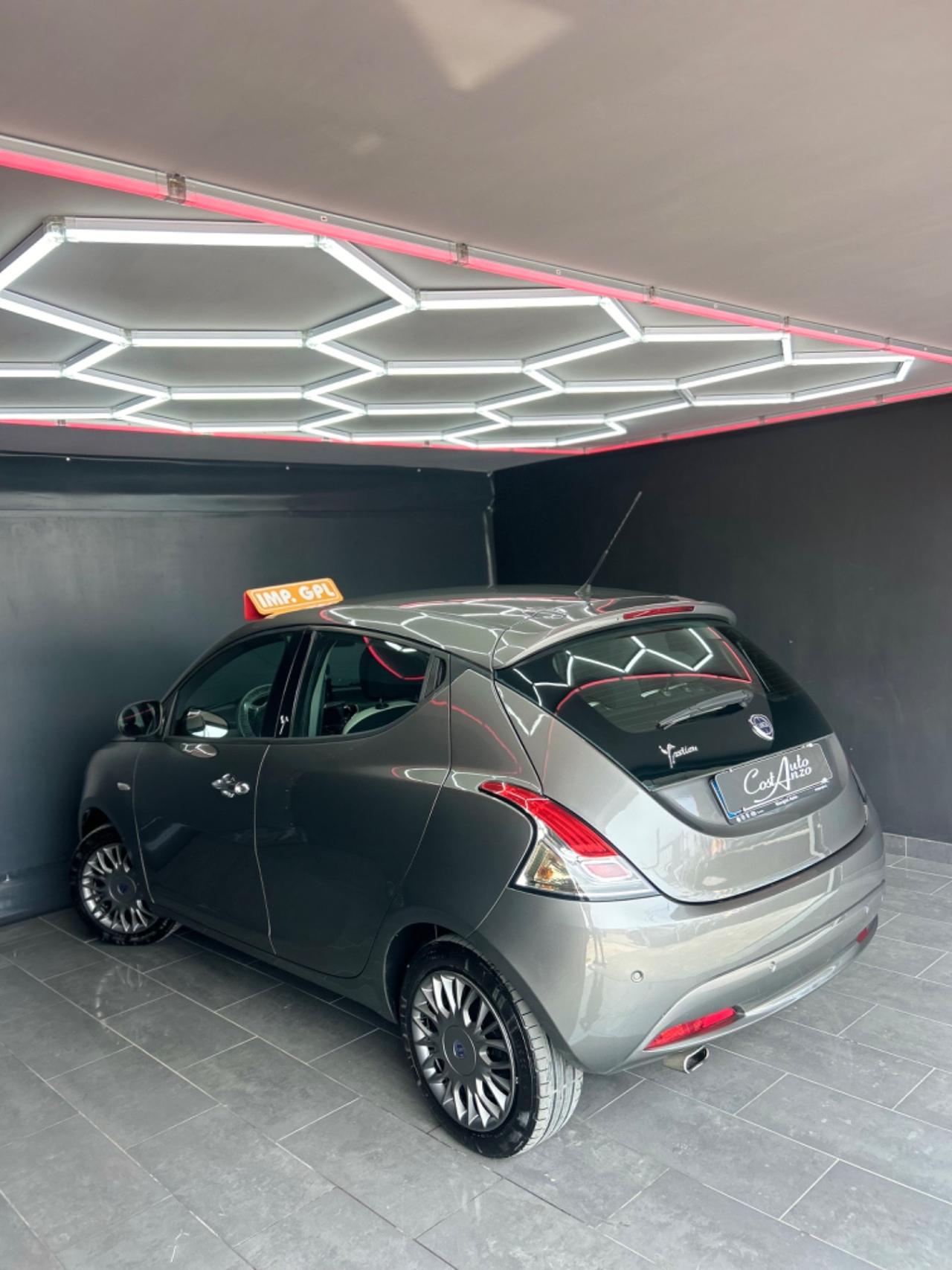 Lancia Ypsilon 1.2 Gpl Ecochic Platinum 11/2016