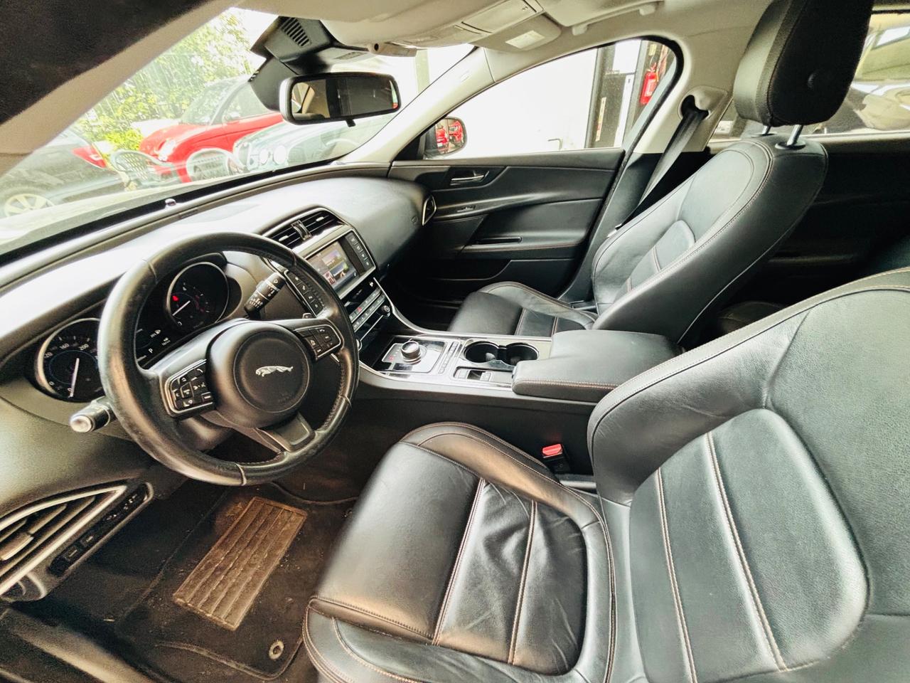 Jaguar XE 2.0 D Turbo Portfolio