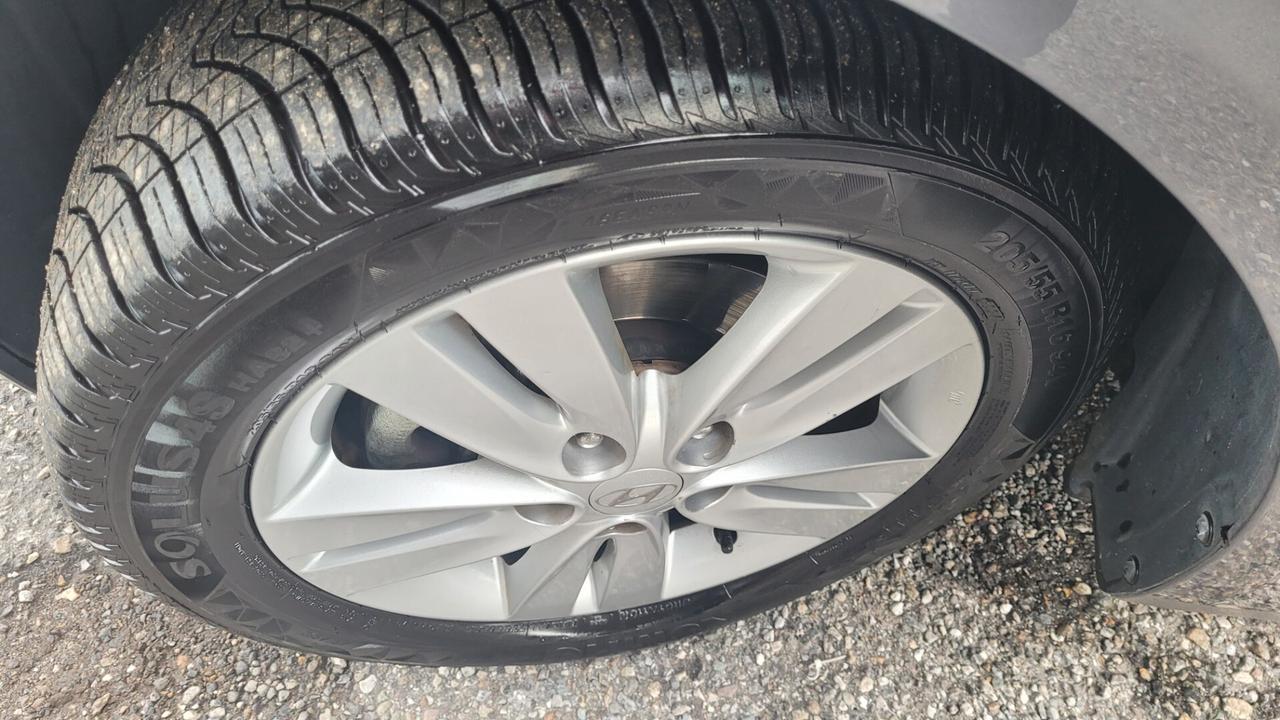 Hyundai iX20 1.4 CRDI 90 CV Style .. Adatta Ai Neopatentati..