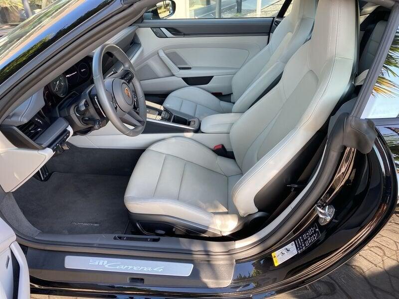 Porsche 911 992 Carrera 4 Cabriolet (992.1)