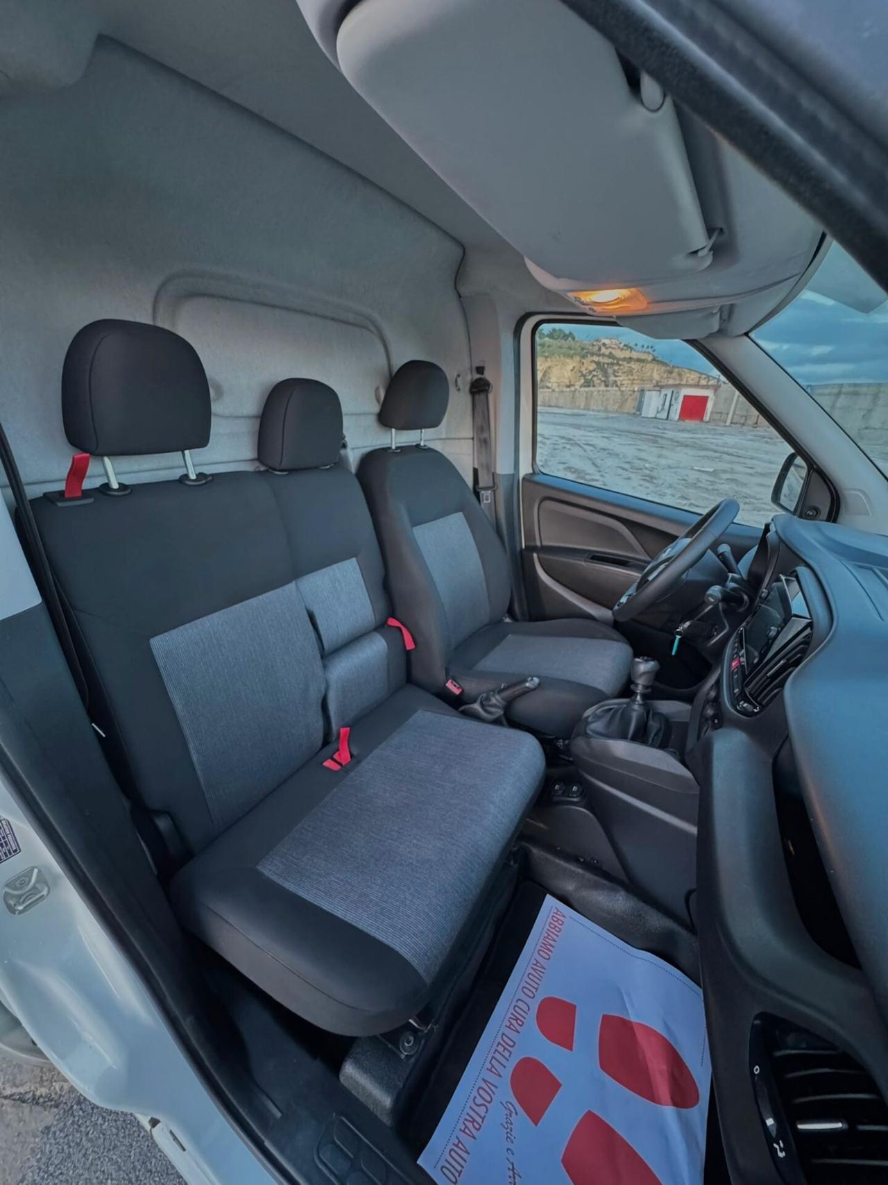 Fiat Doblò Cargo 1.6 Mtj 105cv Lounge 3 Posti