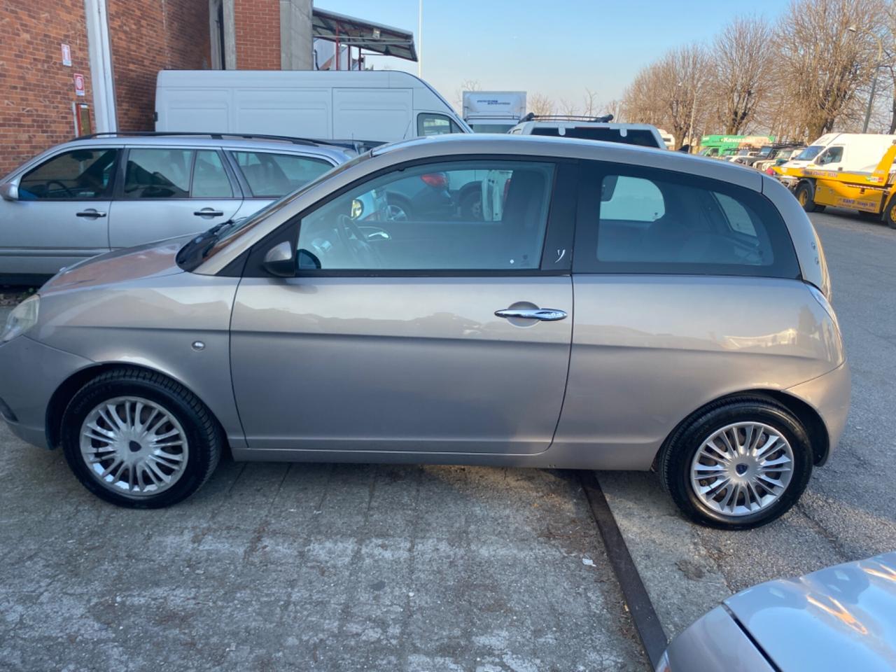 Lancia Ypsilon 1.2 Argento