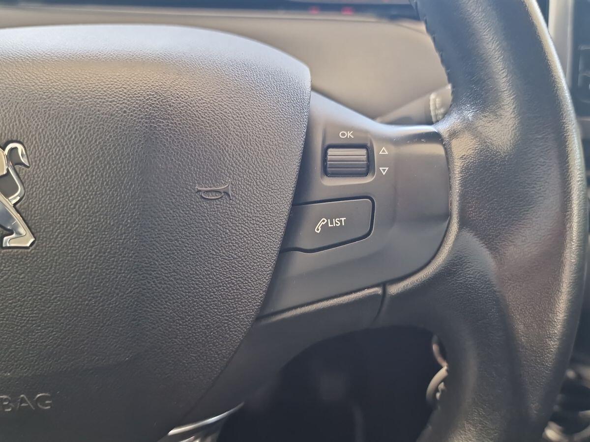 PEUGEOT 208 1.2 (PURETECH) ACTIVE