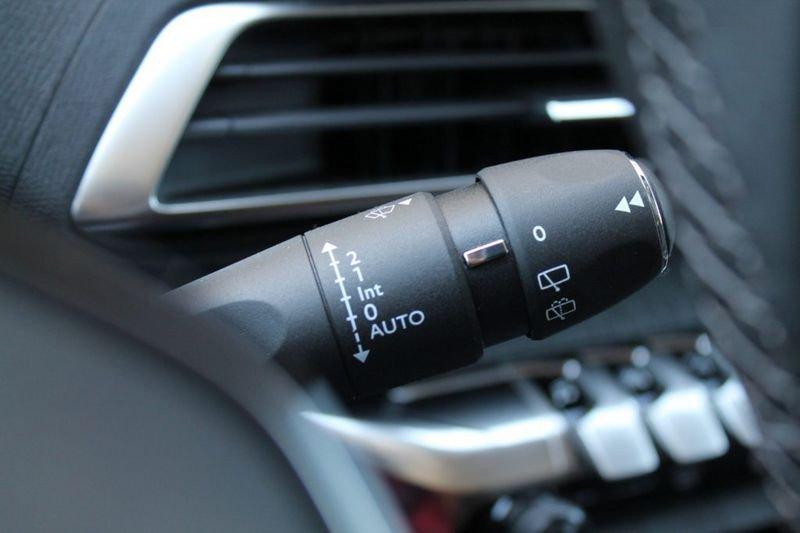 Peugeot 3008 my21 1.5 BlueHDi 130CV S&S Allure