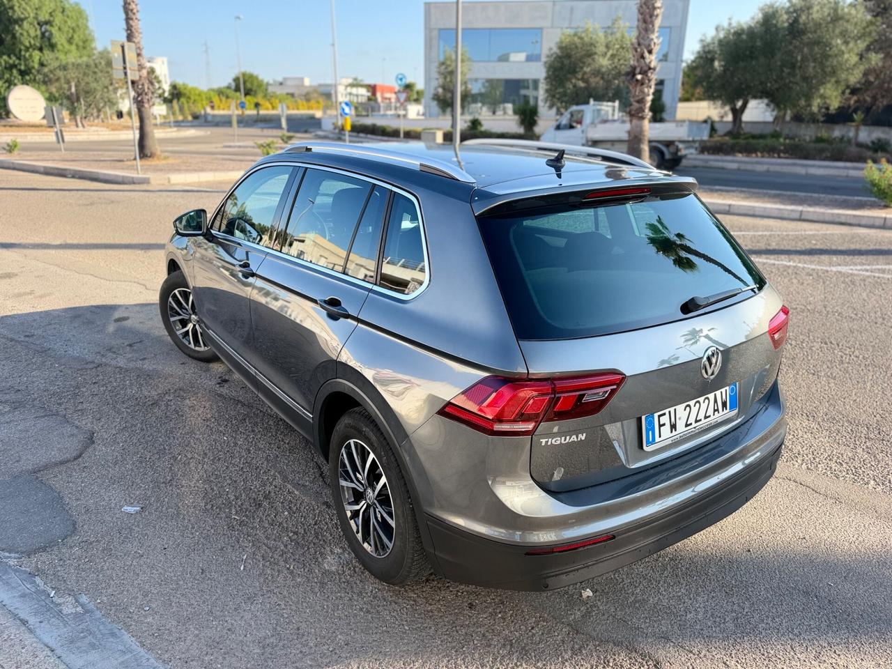 Volkswagen Tiguan 2.0 TDI SCR DSG Business BlueMotion Technology