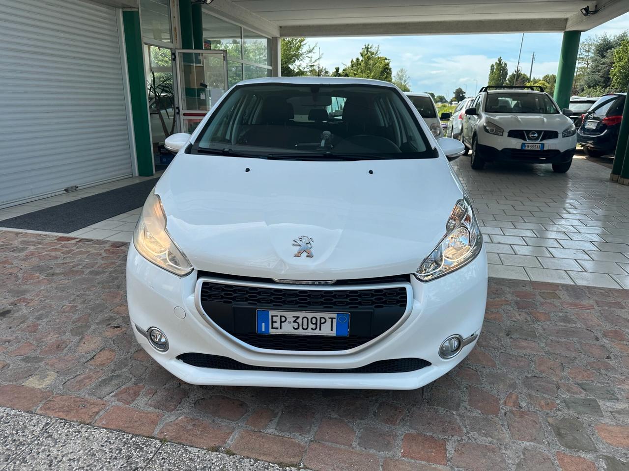 Peugeot 208 1.2 VTi 82 CV (12 RATE)