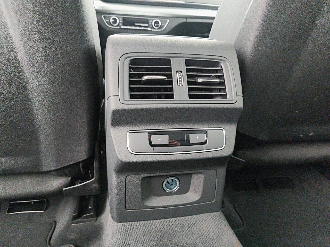 Audi Q5 50 2.0 tfsi e Business quattro