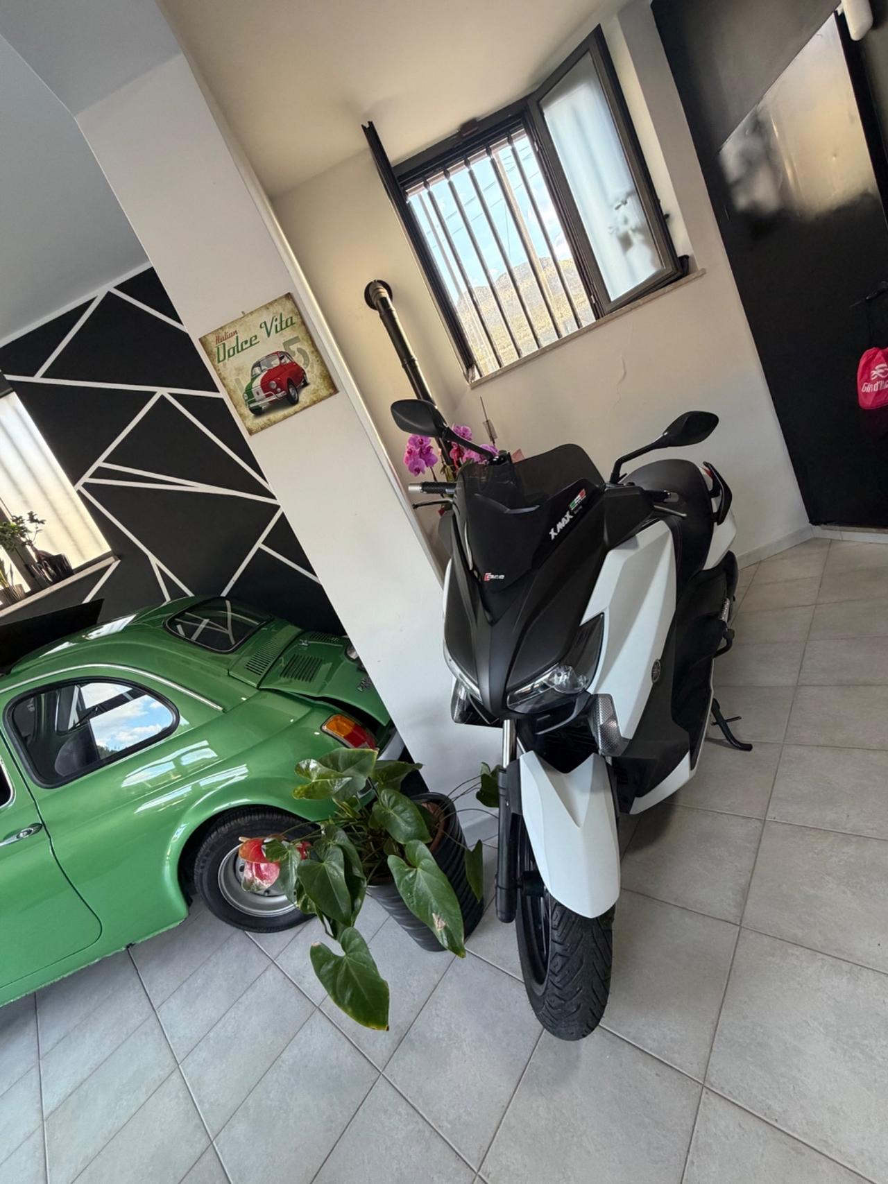 Yamaha X-Max 250