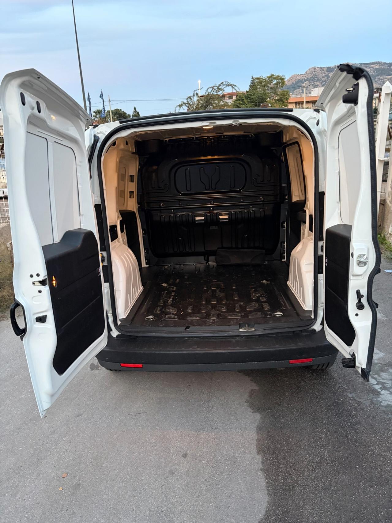 Fiat DOBLO 1.3 DIESEL ANNO 2021 KM 110.000 PER INFO 3279411053