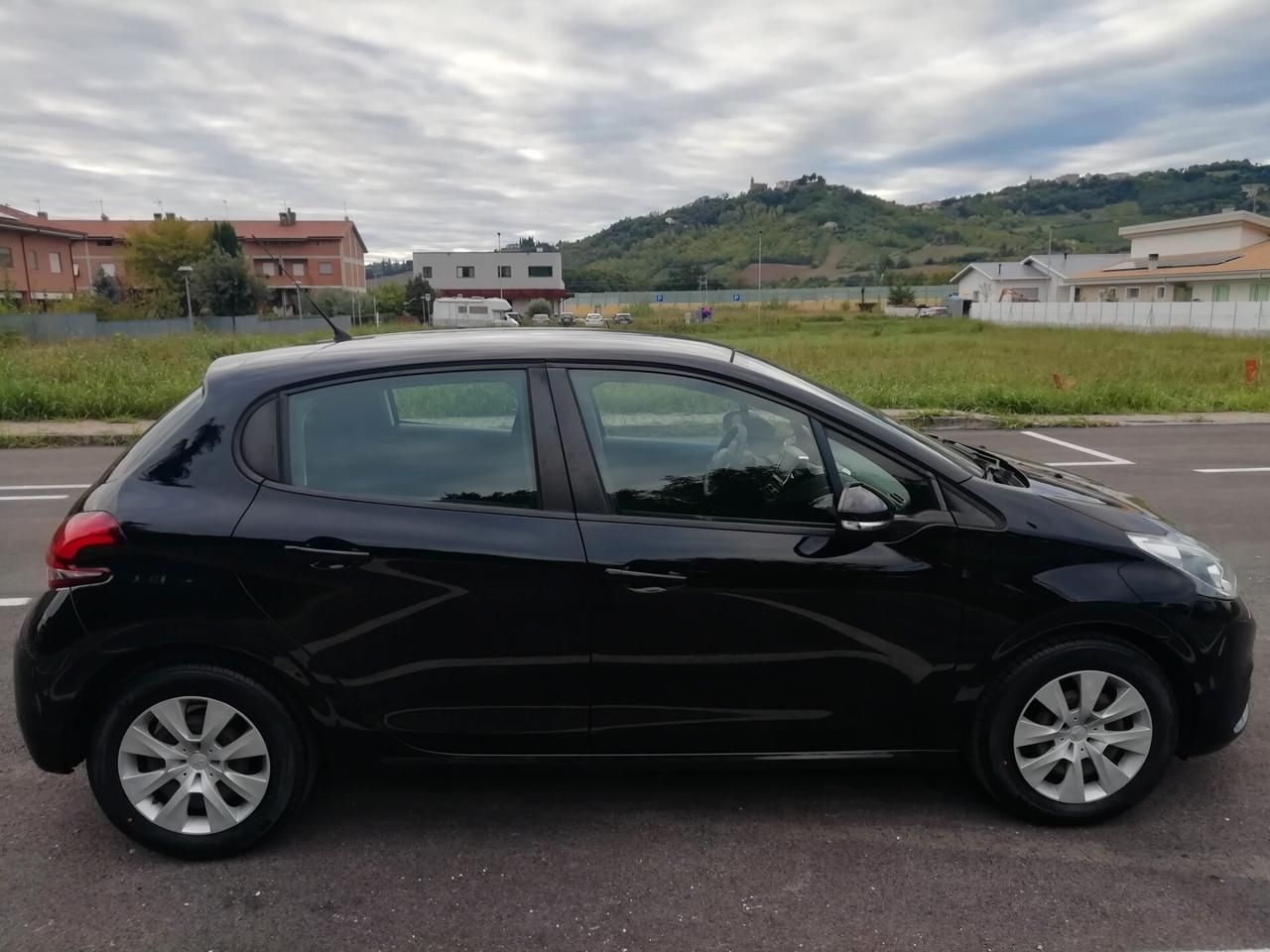 Peugeot 208 BlueHDi 75 cv 5 porte Active "NEOPATENTATI"