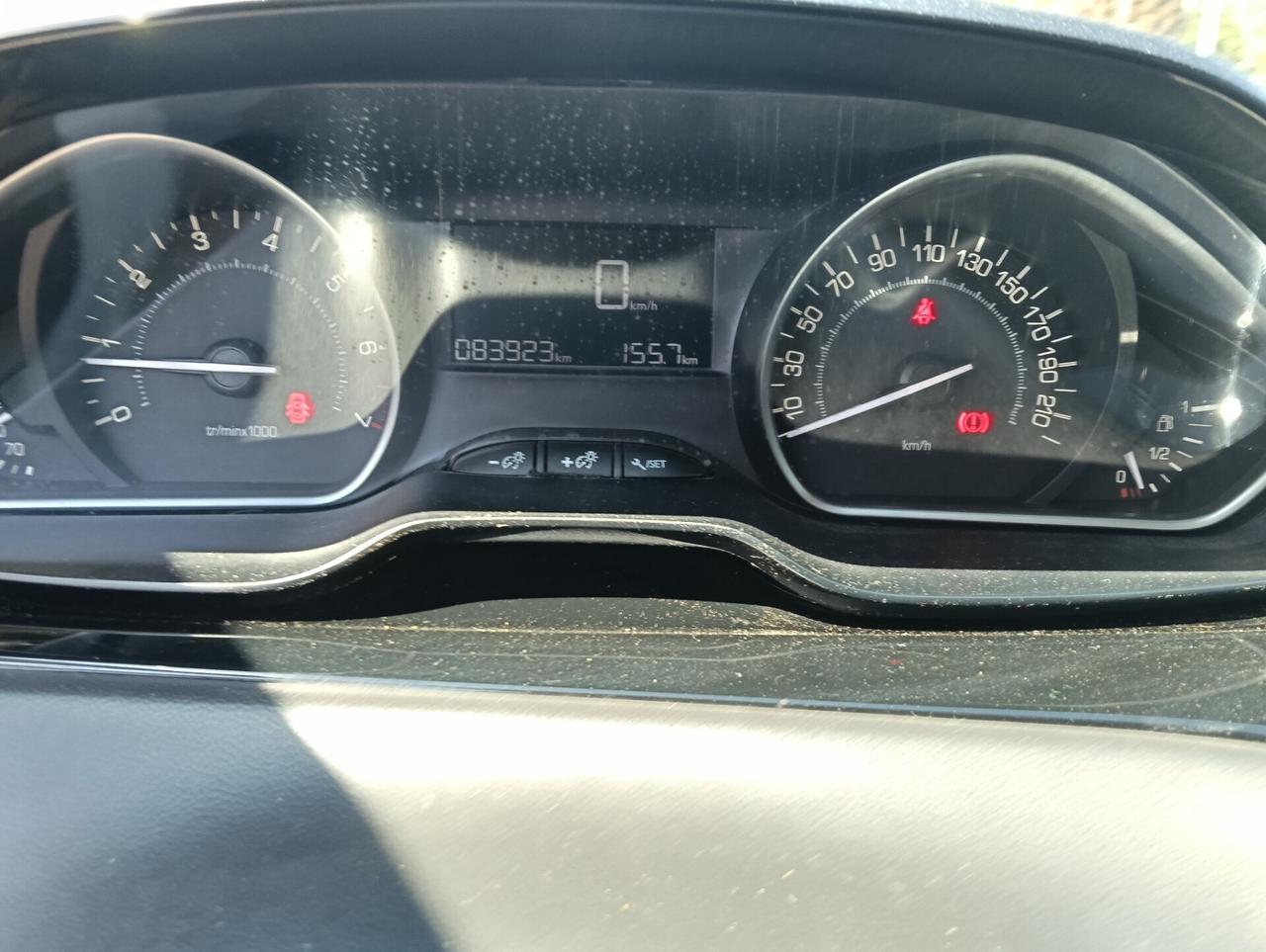 Peugeot 208 PureTech 82 5 porte Allure