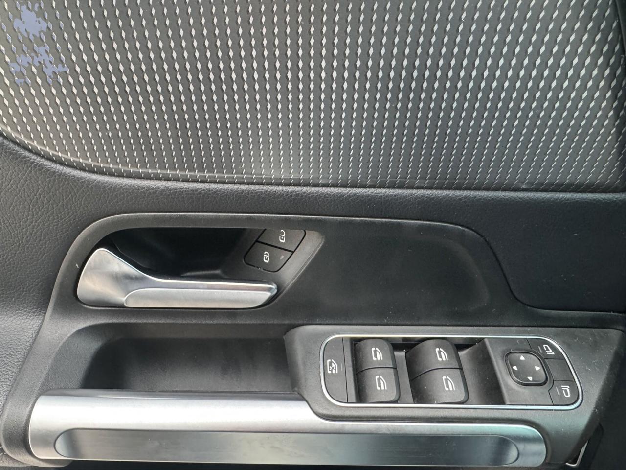 Mercedes-benz GLB 180 d Automatic Business