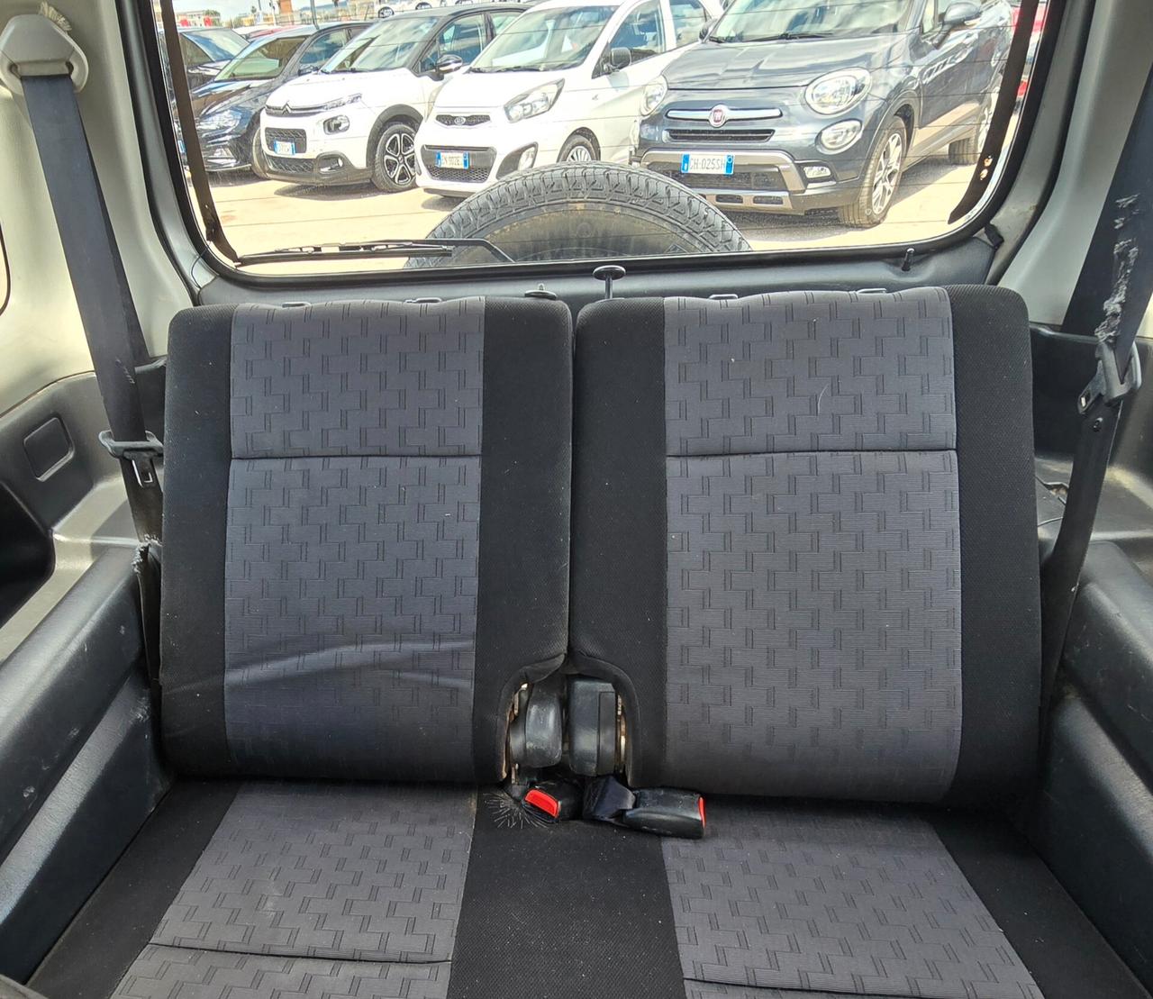Suzuki Jimny 1.5 DDiS cat 4WD Special con carrello appendice