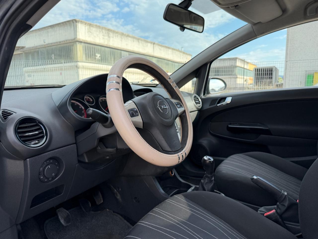 Opel Corsa 1.2 3 porte