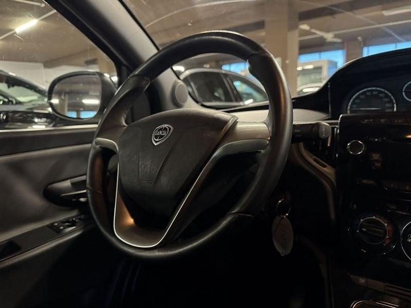 Lancia Ypsilon 1.2 69cv S Momodesign