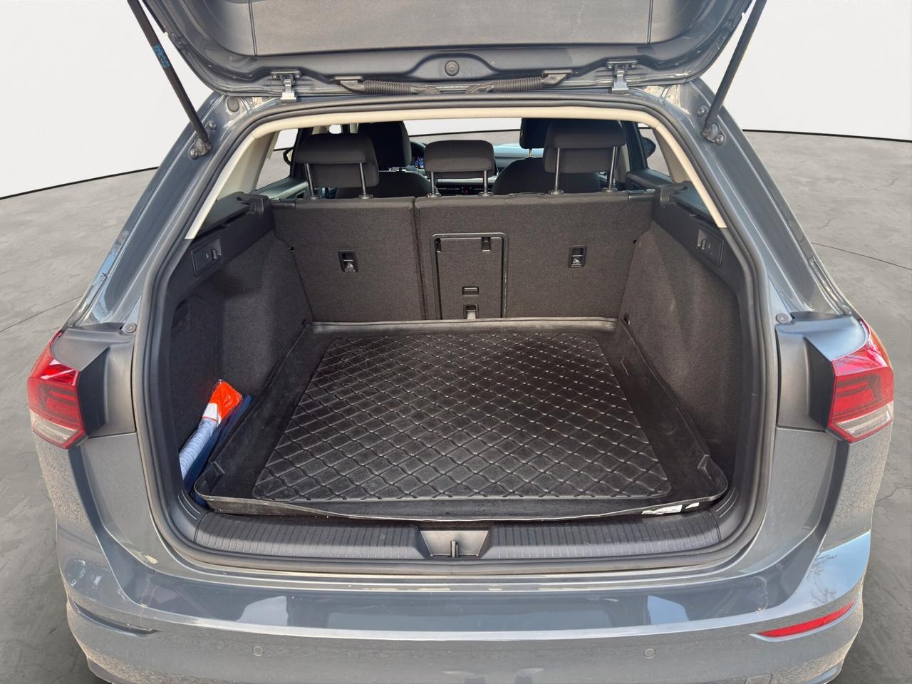 Volkswagen Golf Variant 1.0 eTSI EVO DSG Life - 2021