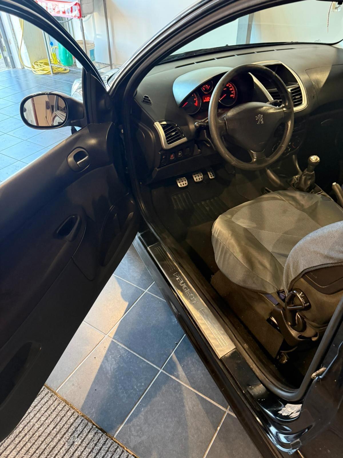 Peugeot 206 GPL-NEOPATENTATI
