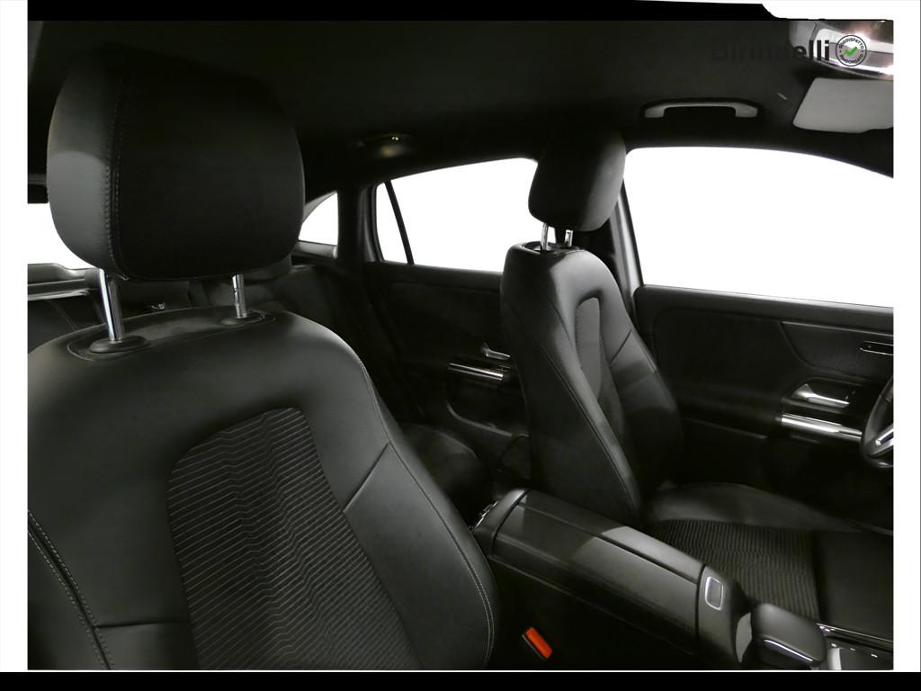 Mercedes-Benz GLA (H247) - GLA 200 d Automatic Sport