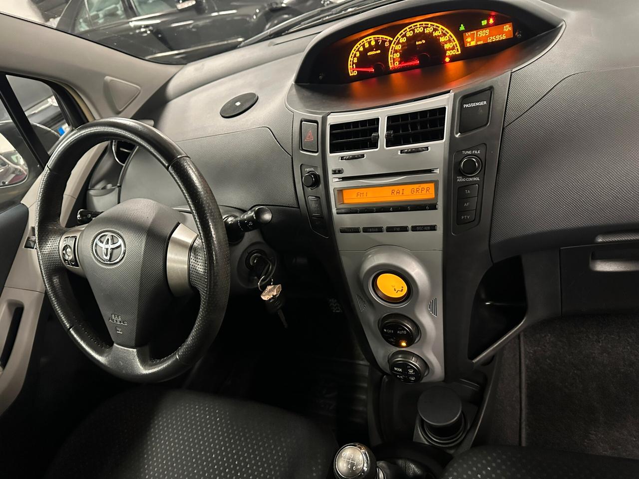 Toyota Yaris 1.3 5 porte Sol