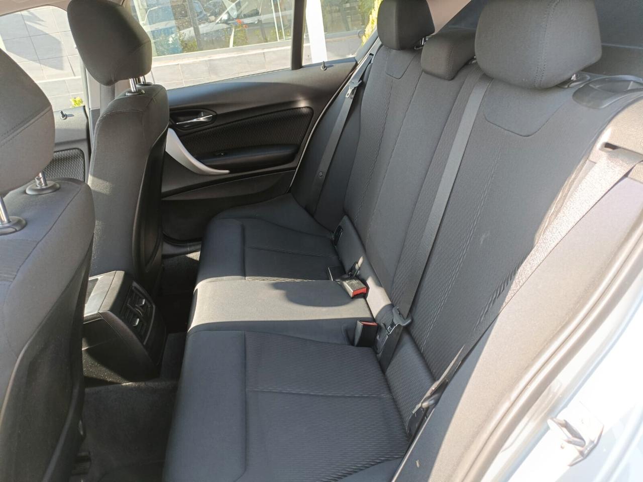 Bmw 118d 5p. Unique