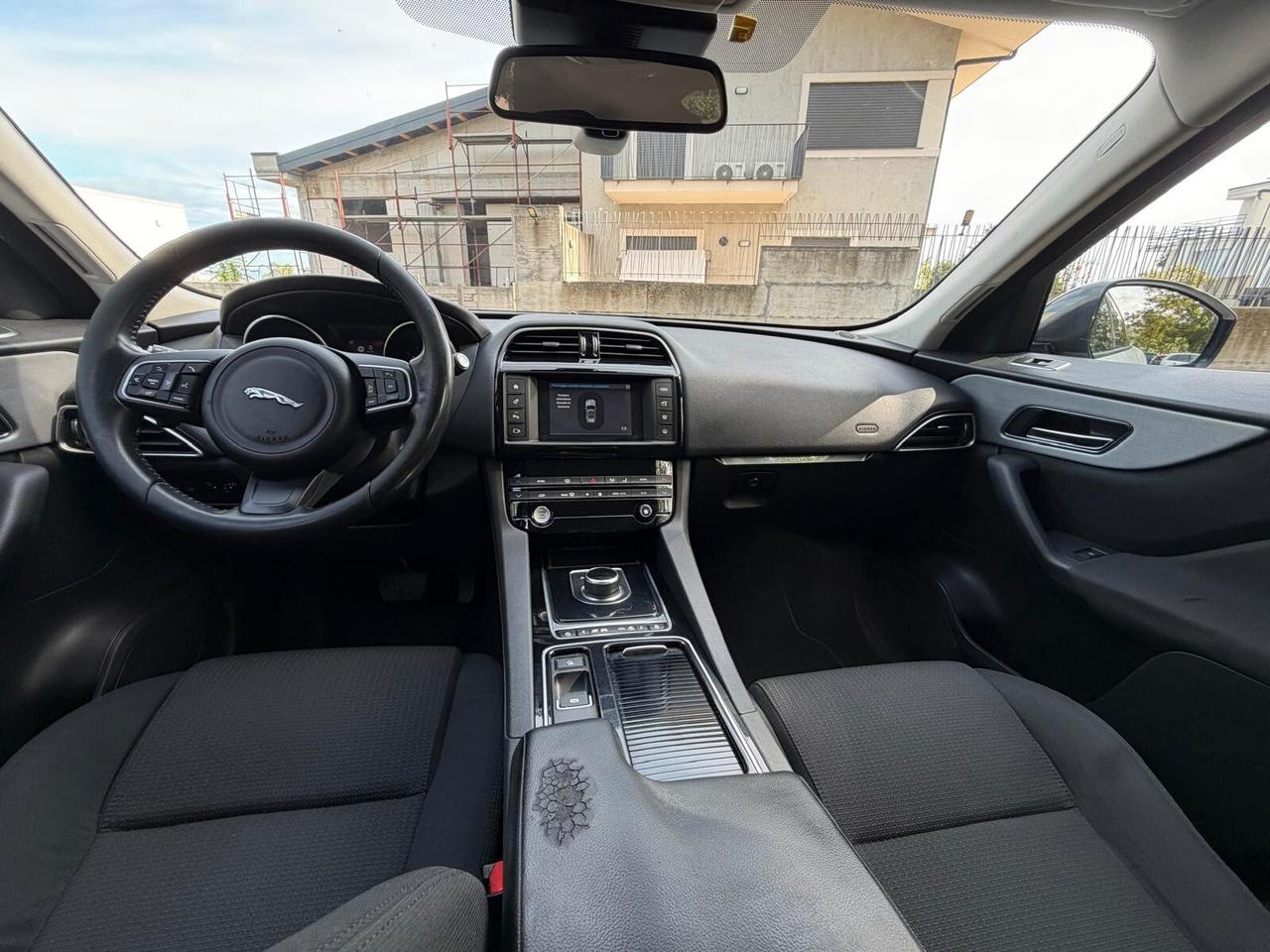 Jaguar F-Pace 2.0 D 180 CV AWD aut. Pure