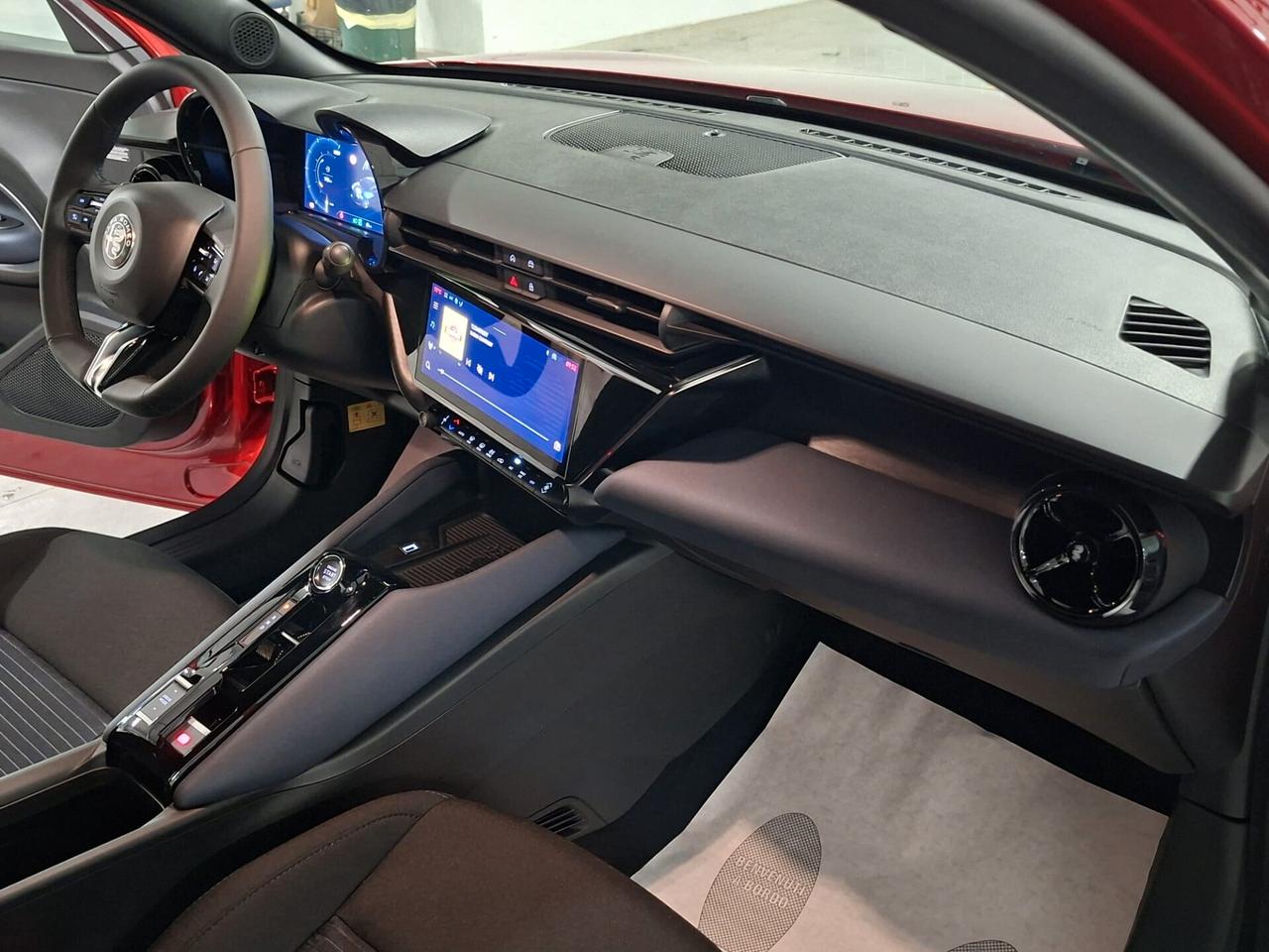 Alfa Romeo Junior 1200 Turbo mhev Hybrid eDCT6 Km. 0