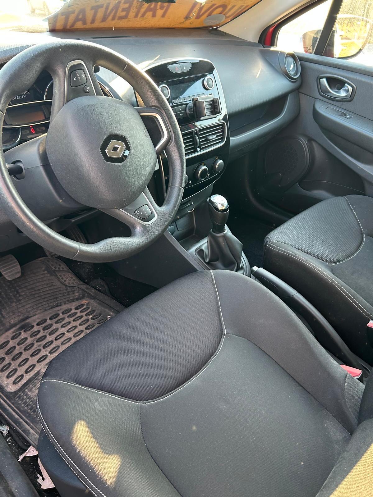 Renault Clio 1.2 75CV 5 porte Life ok neo patentati