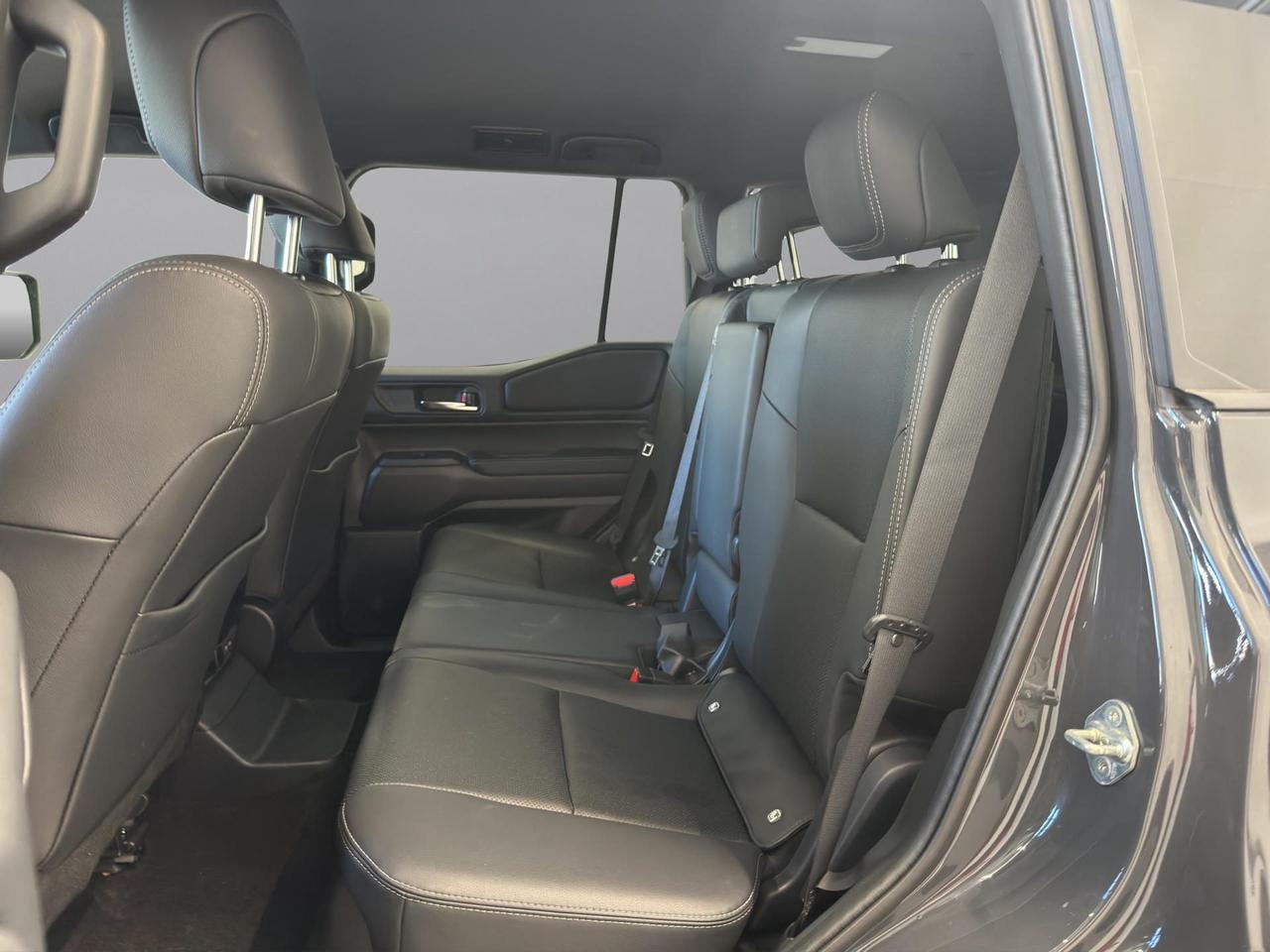 Toyota Land Cruiser 2.8 d-4d Adventure awd auto