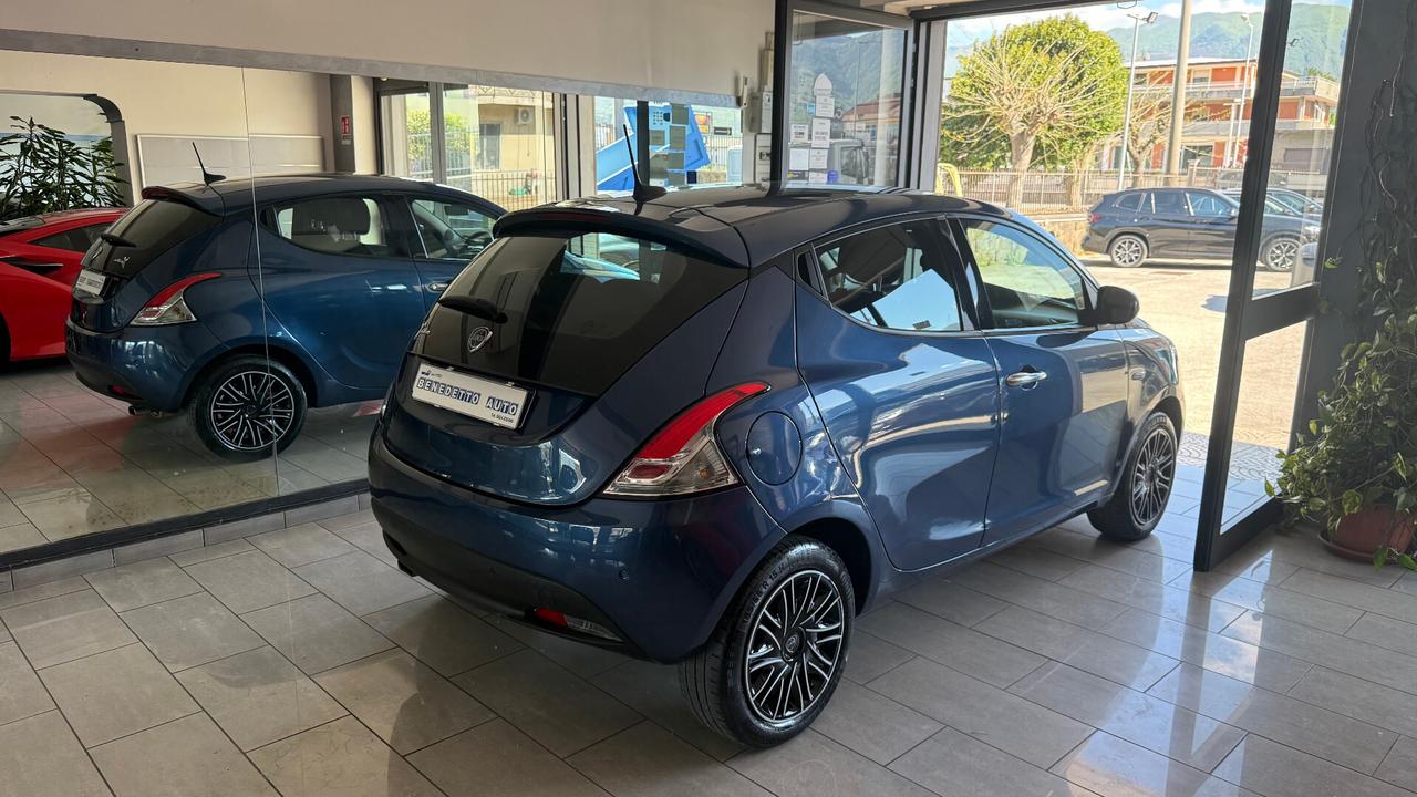 Lancia Ypsilon 1.2 69 CV 5 porte GPL