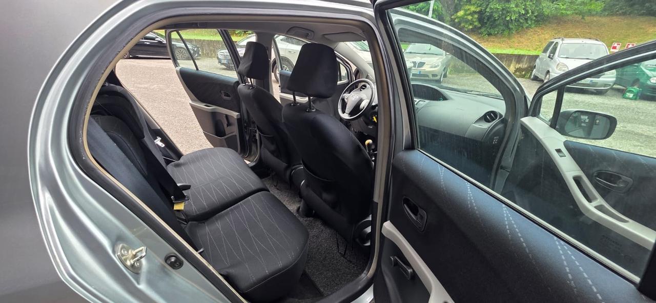 Toyota Yaris 1.0 5 porte Sol