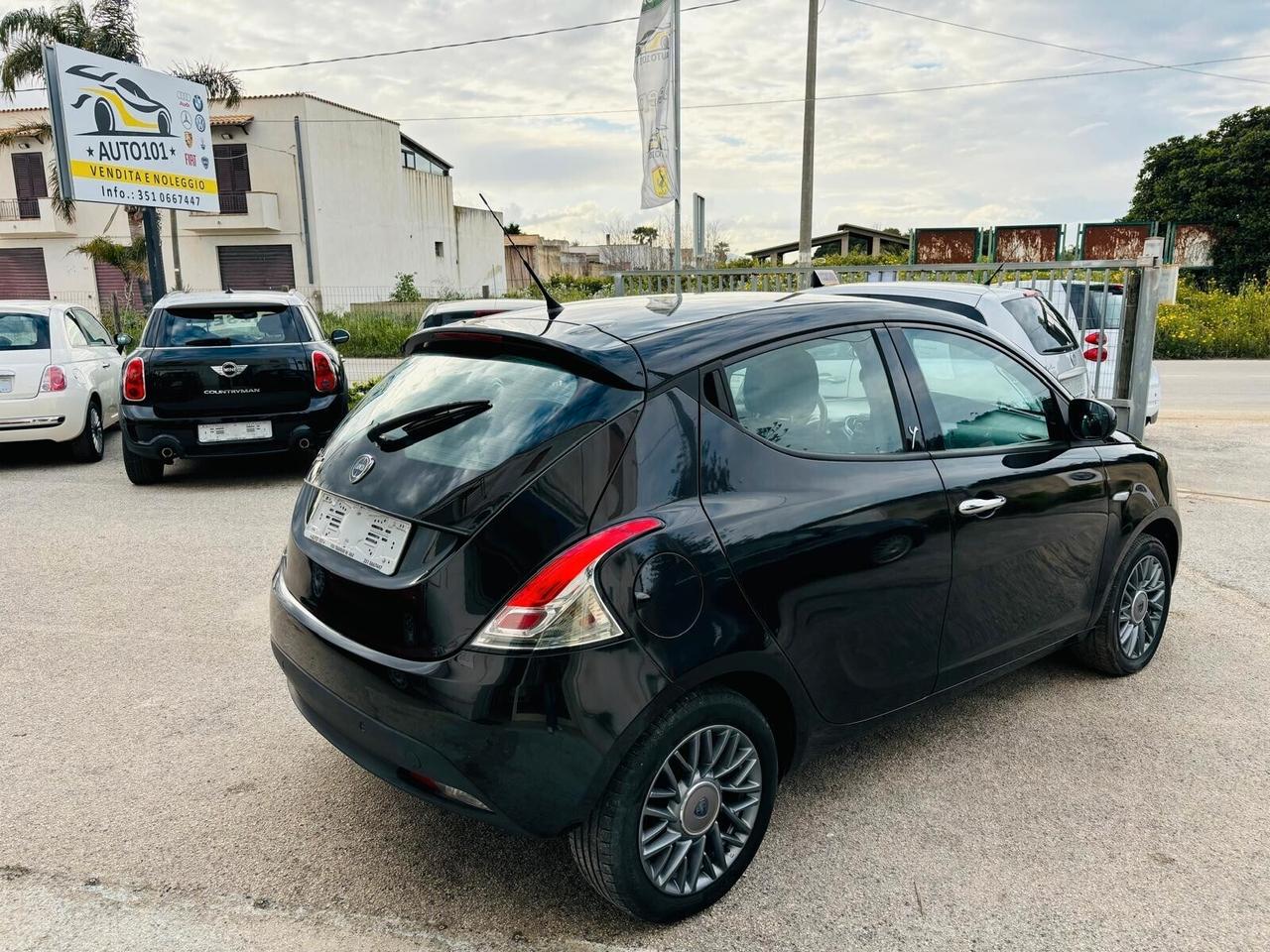 Lancia Ypsilon 1.2 69 CV 5 porte S&S Gold