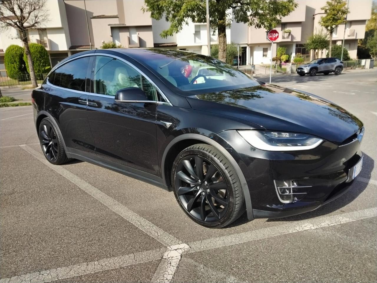 Tesla Model X Model X 100kWh Dual Motor Performance