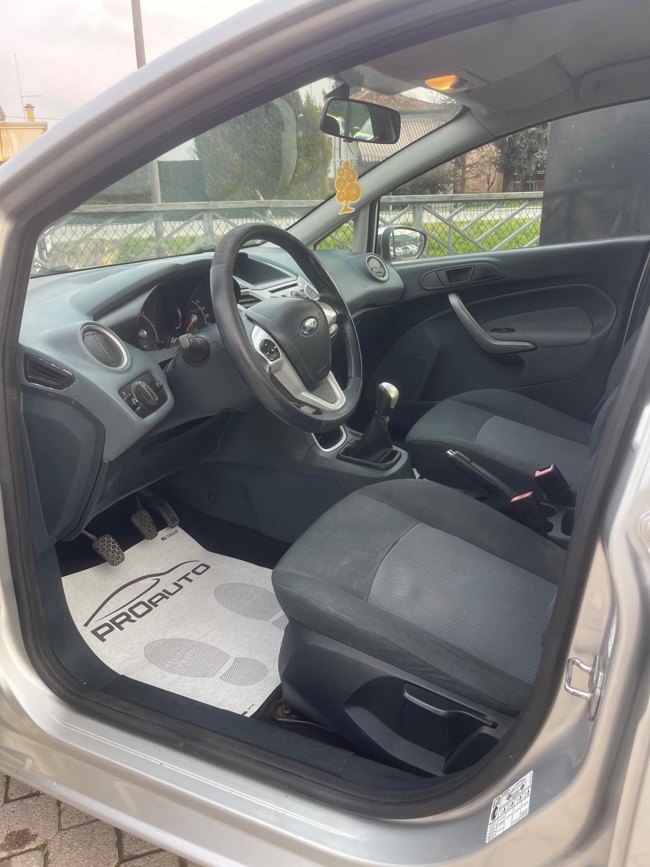 Ford Fiesta 1.6 TDCi 90CV 5 porte DPF Titanium