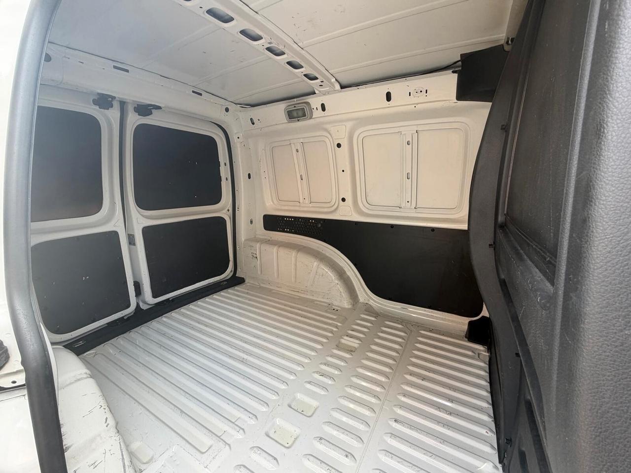 Volkswagen Caddy 2.0 TDI 102 CV IVA ESPOSTA