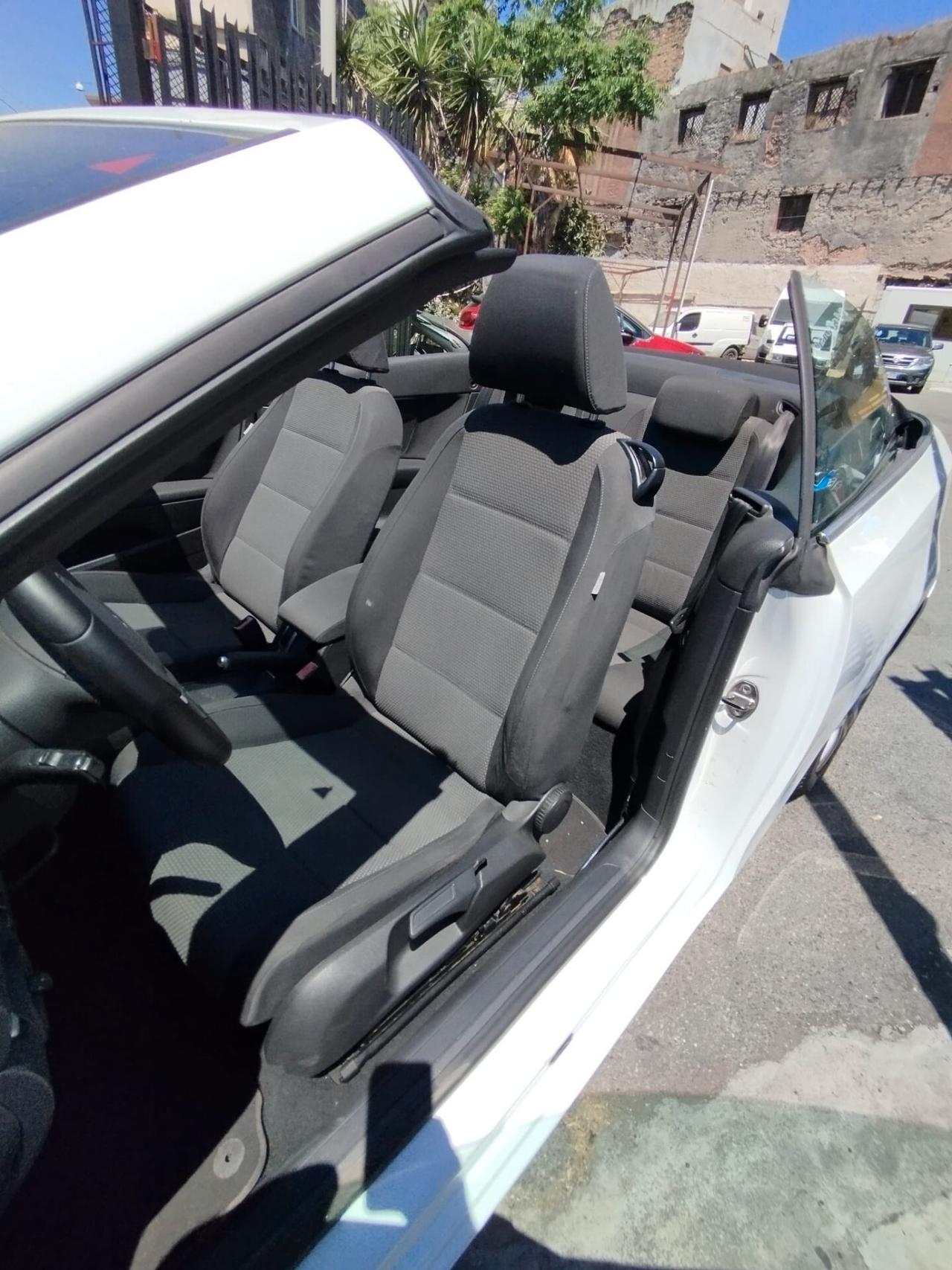 Volkswagen Golf Cabriolet 1.6 TDI DPF 3p. Highline