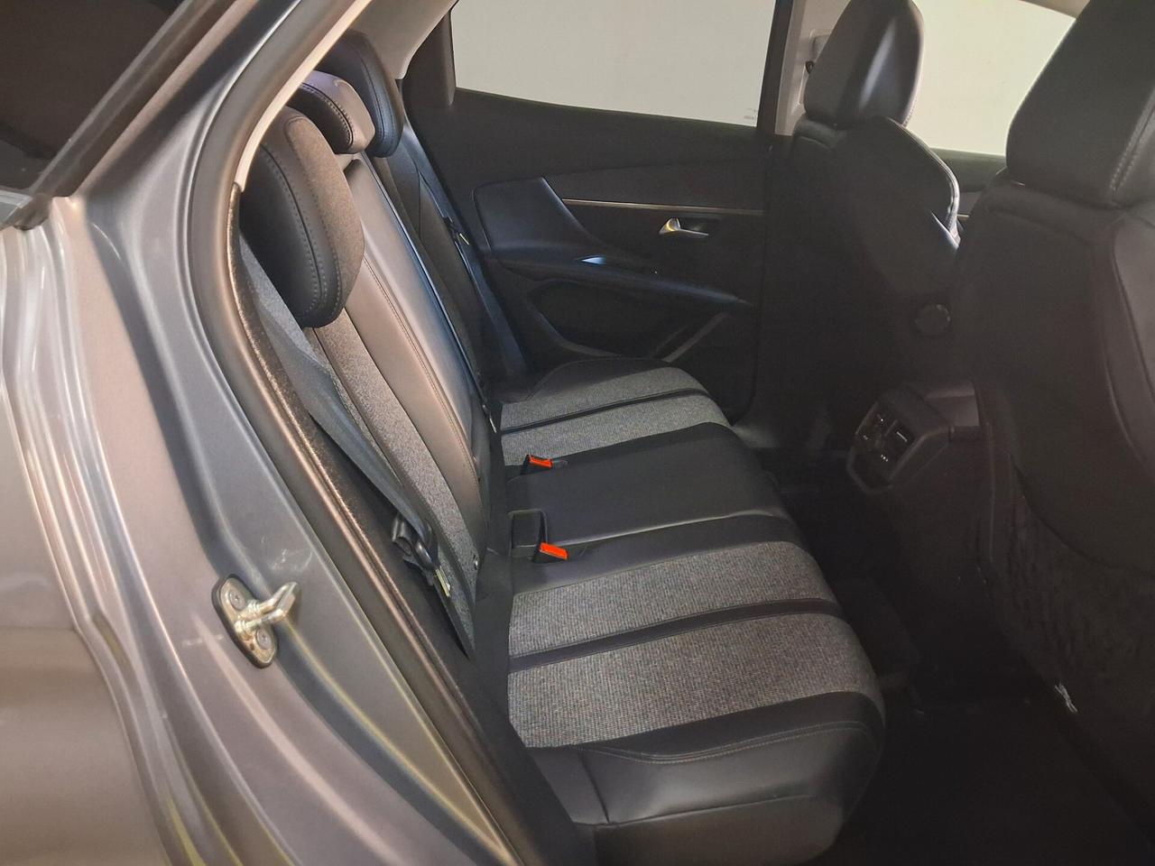 Peugeot 3008 1.6 HDi 120 S&S Allure 2018