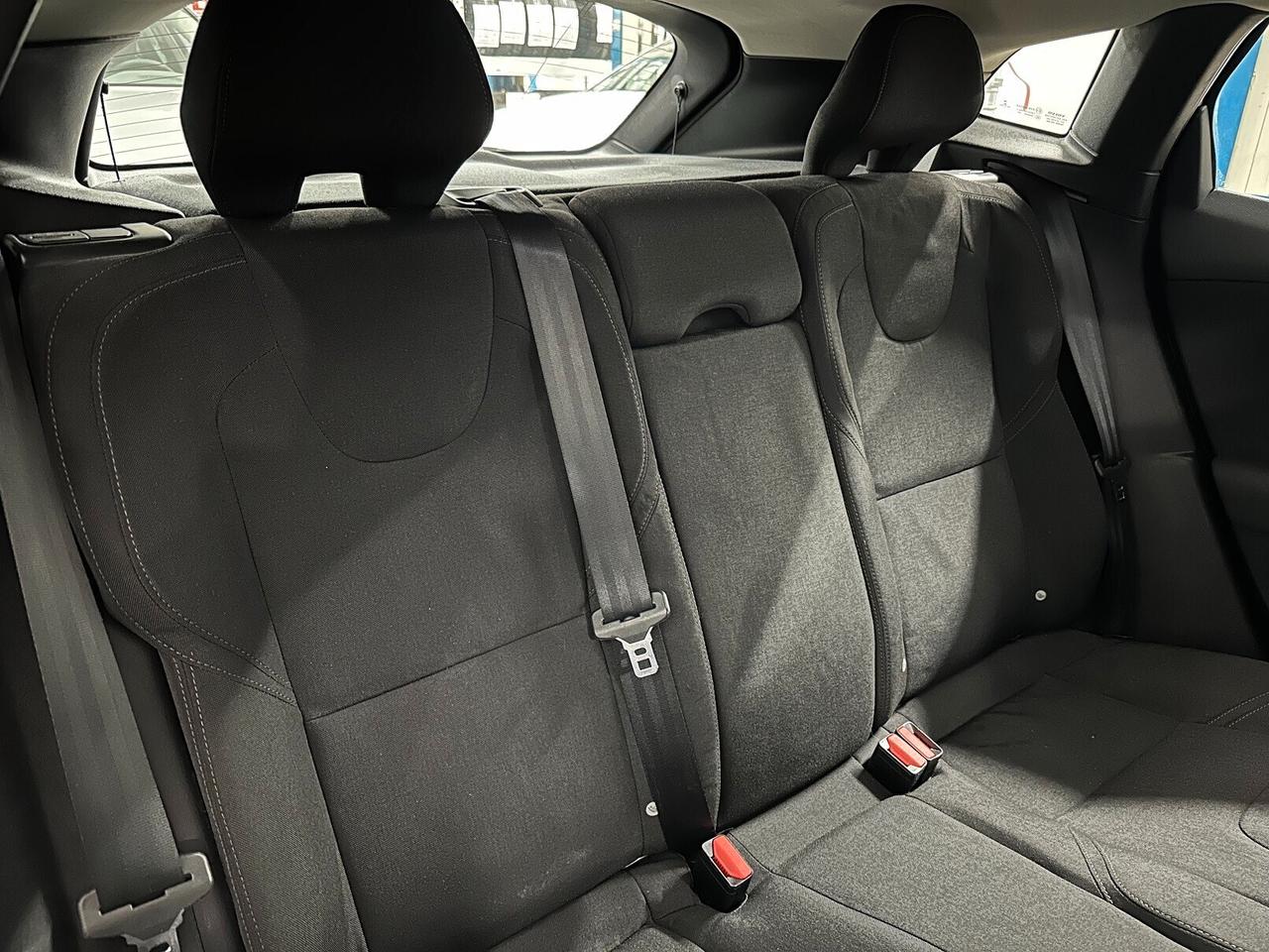 Volvo V40 1.6 D2 KINETIC - PER NEOPATENTATI