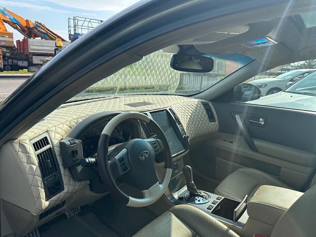 Infiniti FX 35 GPL GANCIO TRAINO