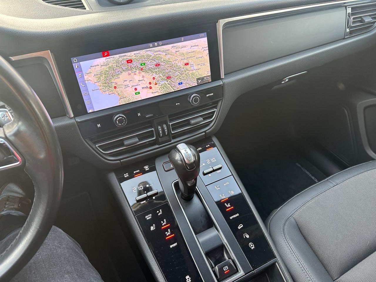 Porsche Macan 2.0 - 2021