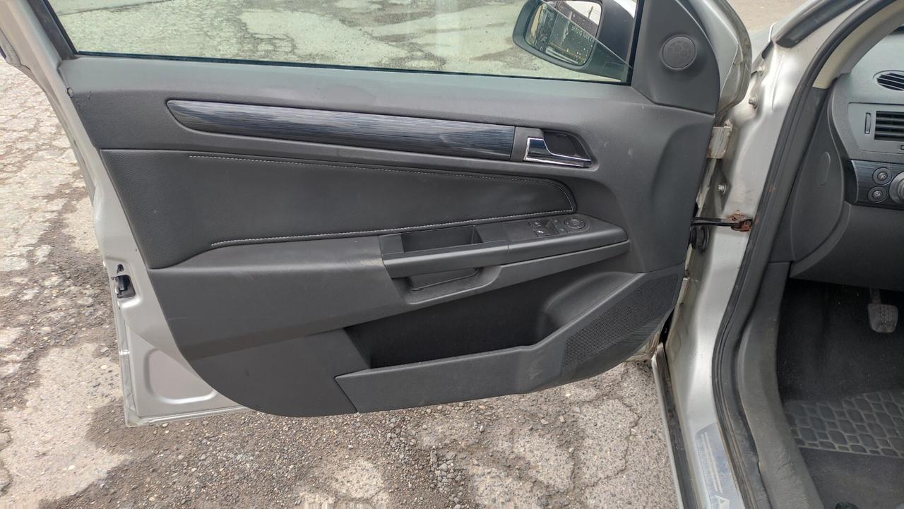 Opel Astra 1.6 16V Twinport Station Wagon NEOPATENTATI - 2005