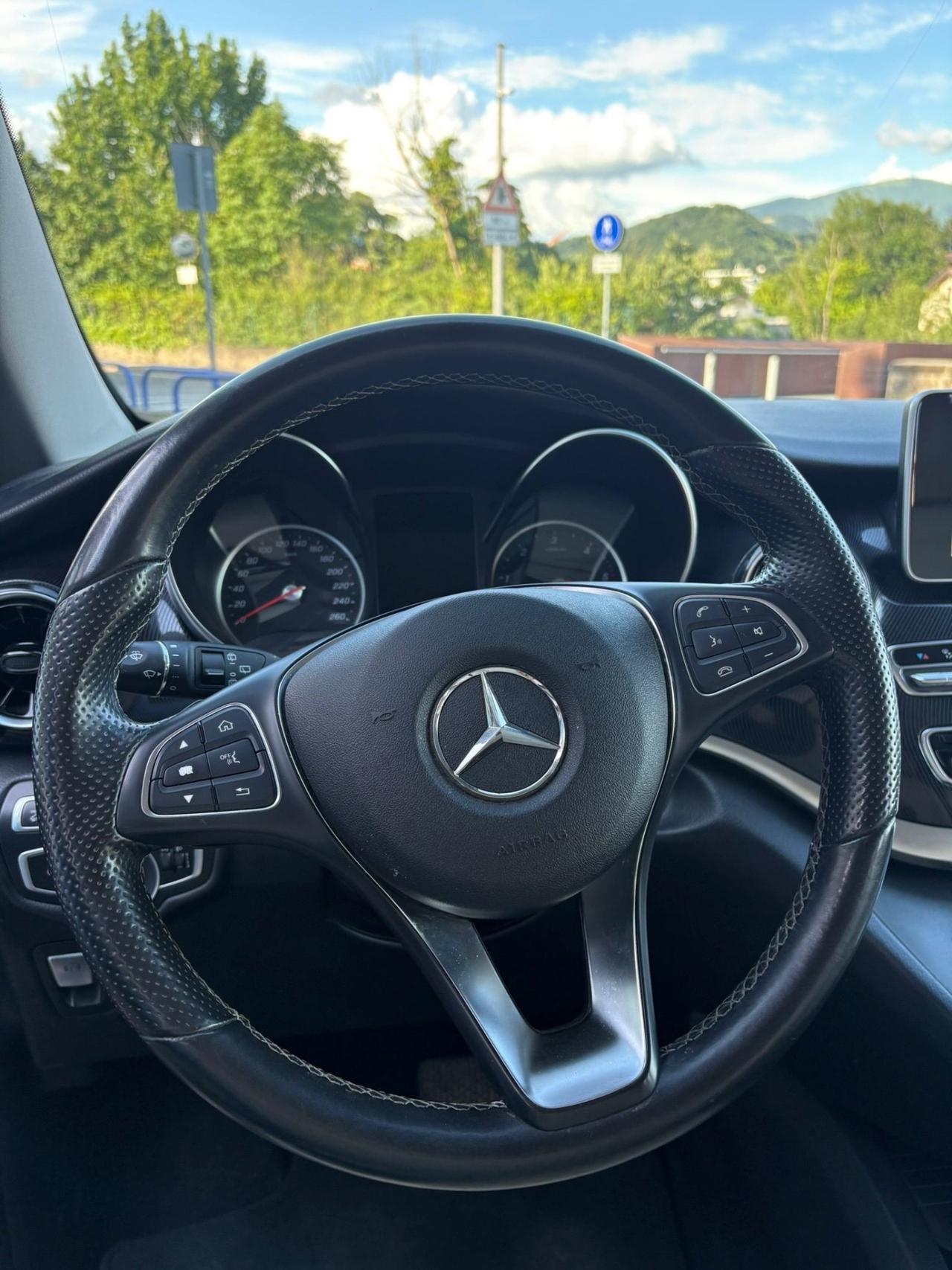 Mercedes-benz V 220 d Automatic 4Matic Executive Long