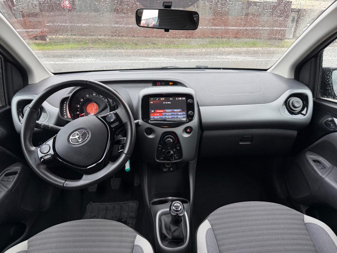 Toyota Aygo Connect 1.0 VVT-i 72 CV 5 porte x-cite solo 27000 km