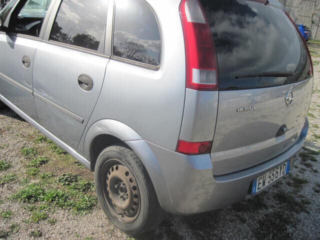 MERIVA 1.4 BENZINA 90 CV NEOPATENTATI SCONTO IN SEDE