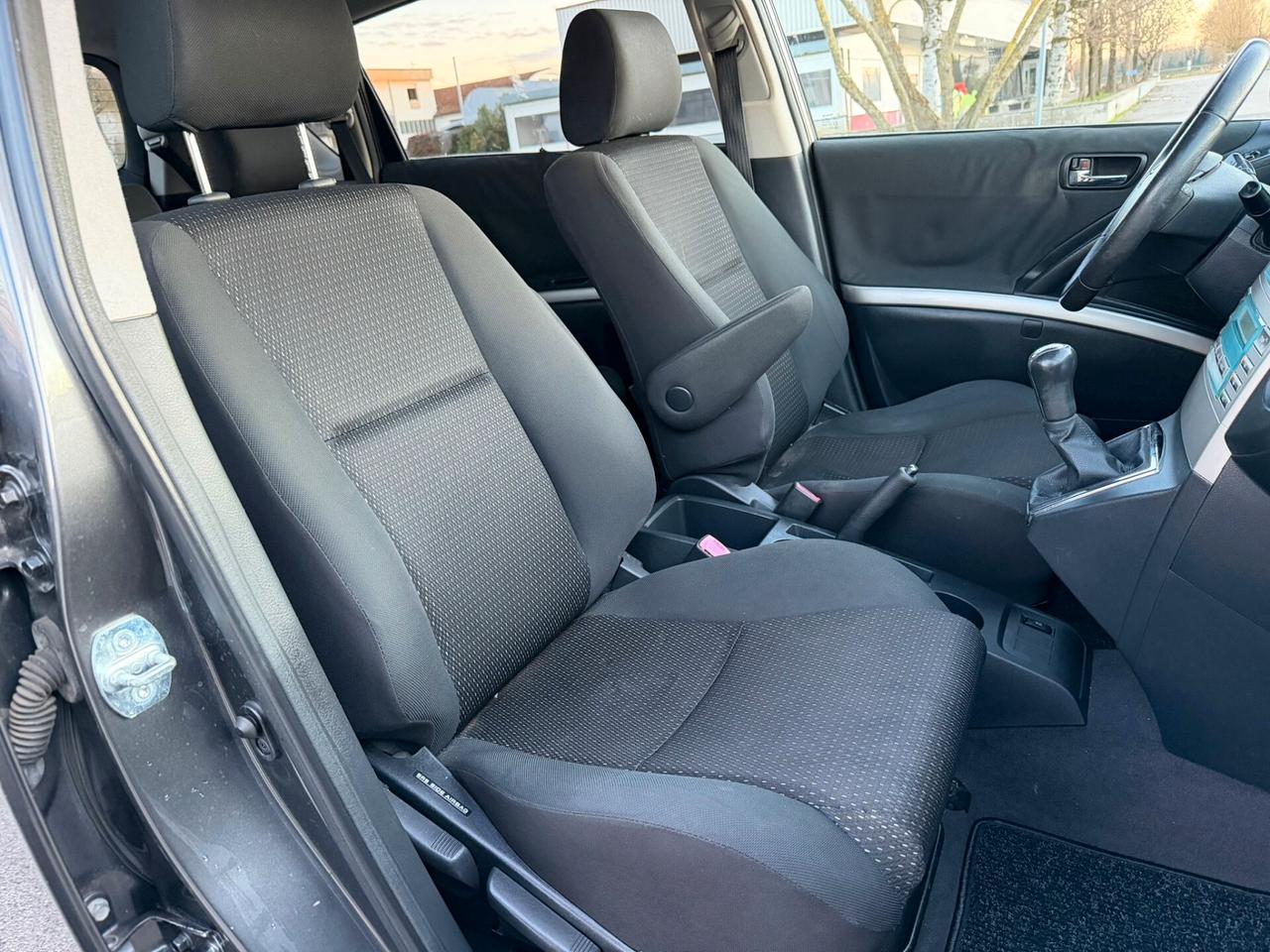 Toyota Corolla Verso 2.2 16V D-4D 7 POSTI