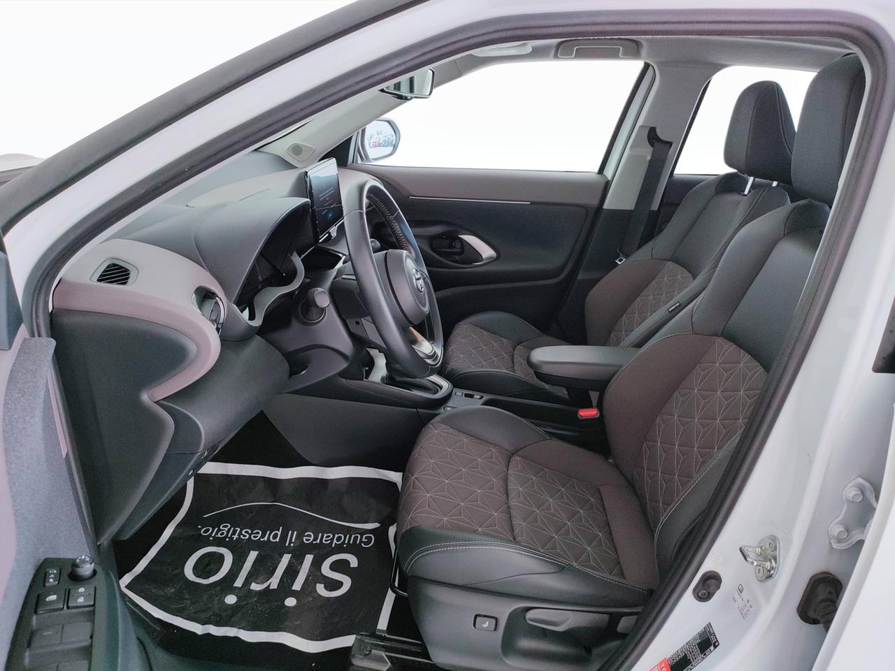 TOYOTA Yaris Cross - Yaris Cross 1.5h Lounge fwd 116cv e-cvt