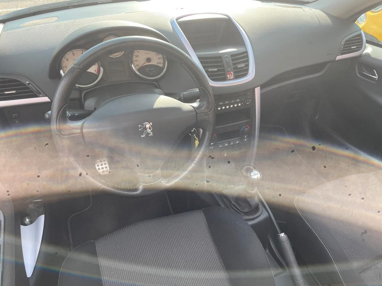 Peugeot 207 1.6 THP 150CV CC Féline