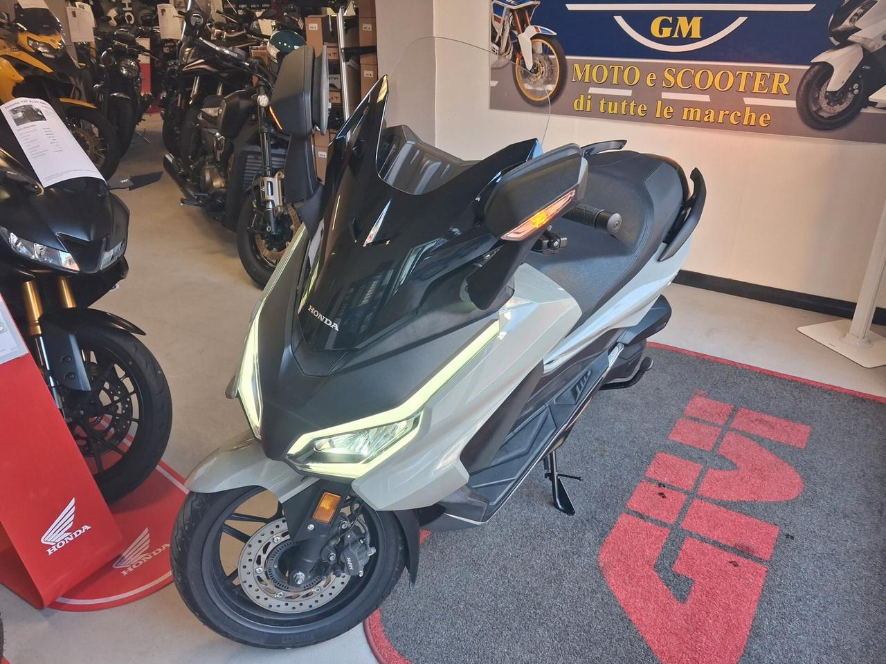 Honda Forza 350 ABS + TCS